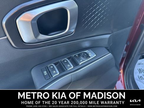Used 2024 Kia Sorento S w/ Panoramic Sunroof Package image 12