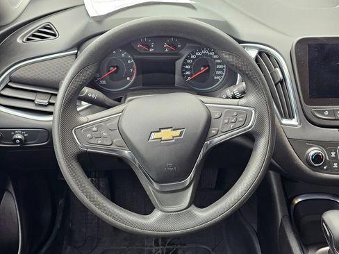 Used 2021 Chevrolet Malibu LT FWD image 19
