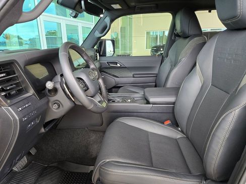 Used 2024 Lexus GX 550 AWD/4WD image 9