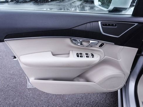 Used 2020 Volvo XC90 T6 Momentum w/ Protection Package Premier AWD/4WD image 49