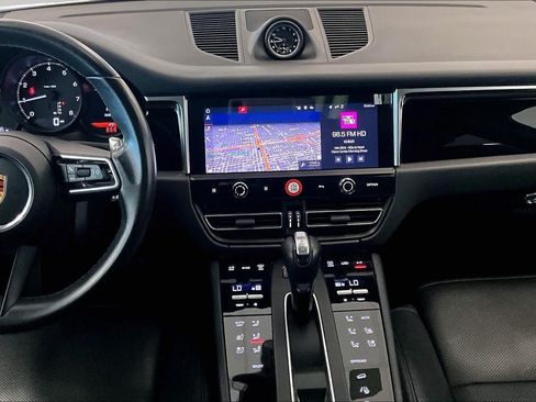 Used 2022 Porsche Macan AWD/4WD image 6