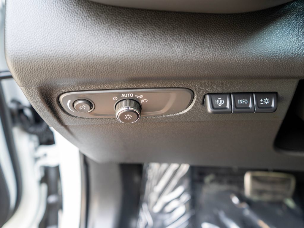 Certified 2023 Buick Envision Essence w/ Technology Package I AWD/4WD image 18