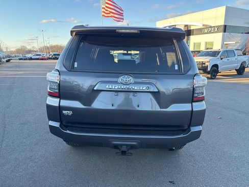 Used 2017 Toyota 4Runner SR5 image 4
