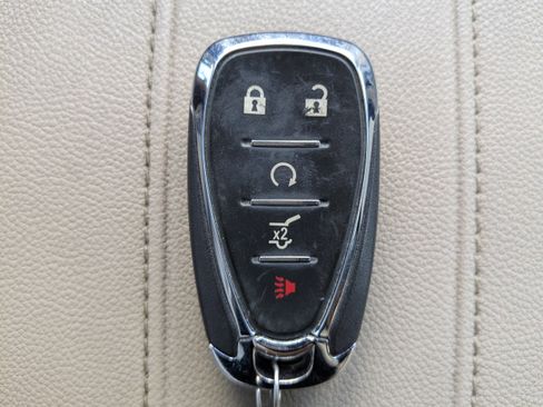 Used 2023 Chevrolet Traverse LT image 31