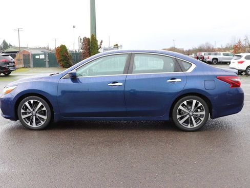 Used 2017 Nissan Altima 2.5 SR image 8