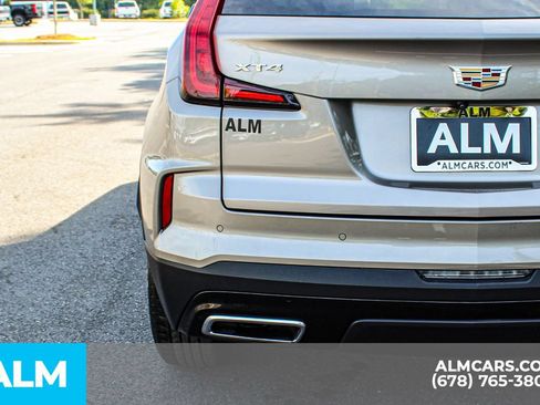 Used 2025 Cadillac XT4 Premium Luxury FWD image 12