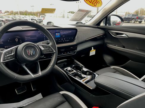 Used 2025 Buick Envision Sport Touring image 2