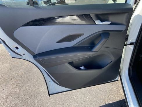 New 2025 Volkswagen Tiguan SE image 57