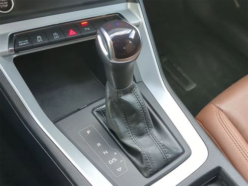 Used 2022 Audi Q3 2.0T Premium w/ Convenience Package image 36