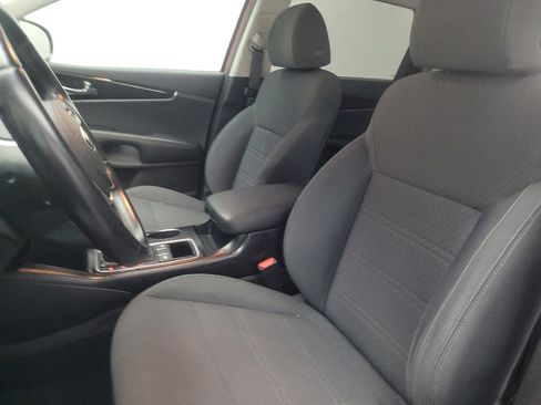 Used 2020 Kia Sorento S FWD image 17