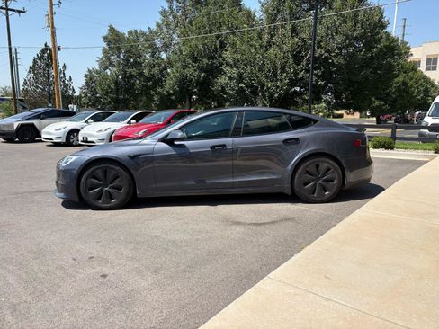 Used 2022 Tesla Model S Plaid AWD/4WD image 5