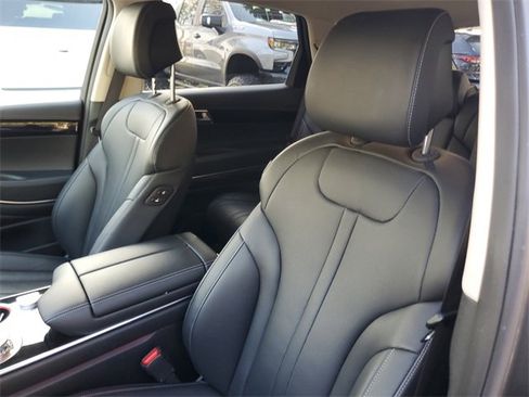 Used 2025 Genesis GV80 2.5T Standard image 18
