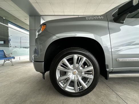 Used 2025 Chevrolet Silverado 1500 High Country AWD/4WD image 31