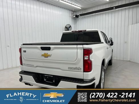 Used 2024 Chevrolet Silverado 1500 High Country w/ High Country Premium Package AWD/4WD image 3