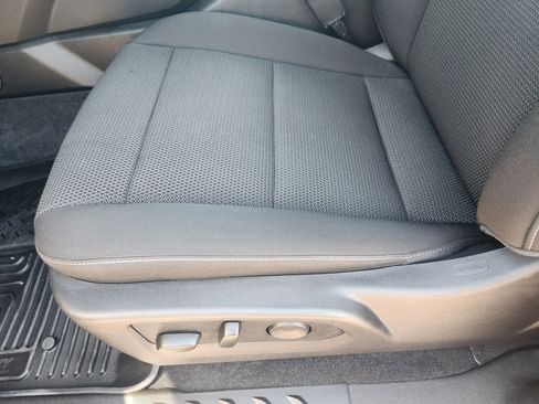 Used 2024 Chevrolet Colorado LT w/ LT Convenience Package II image 17