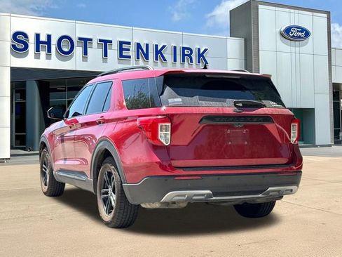 Used 2021 Ford Explorer XLT w/ Equipment Group 202A RWD image 5