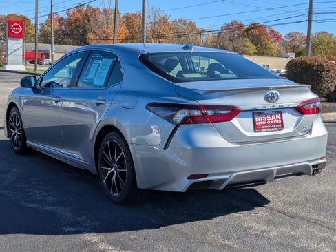 Used 2023 Toyota Camry SE image 7