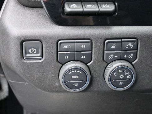 Used 2025 Chevrolet Silverado 3500 LTZ w/ LTZ Plus Package image 31