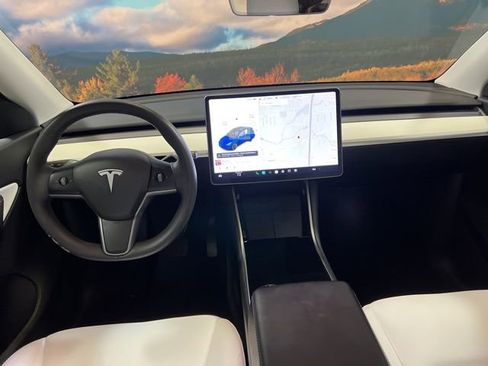 Used 2021 Tesla Model Y Long Range image 57