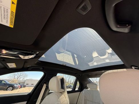 Used 2024 BMW 760i xDrive w/ Executive Package image 30