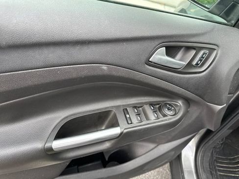 Used 2014 Ford Escape SE FWD image 16