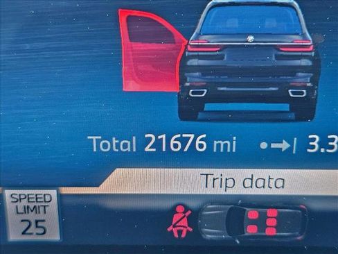 Used 2024 BMW X7 xDrive40i image 11