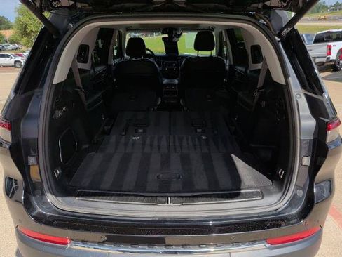 Used 2022 Jeep Grand Cherokee L Limited AWD/4WD image 19