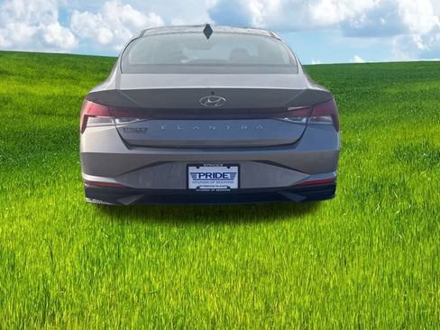 Used 2023 Hyundai Elantra SEL w/ Preferred Accessory Package image 7