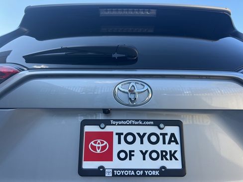 Used 2025 Toyota RAV4 XLE image 18