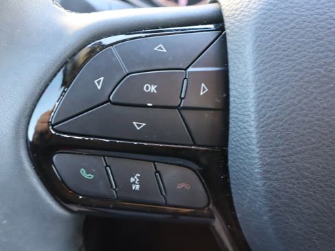 Used 2020 Jeep Cherokee Latitude Plus image 19