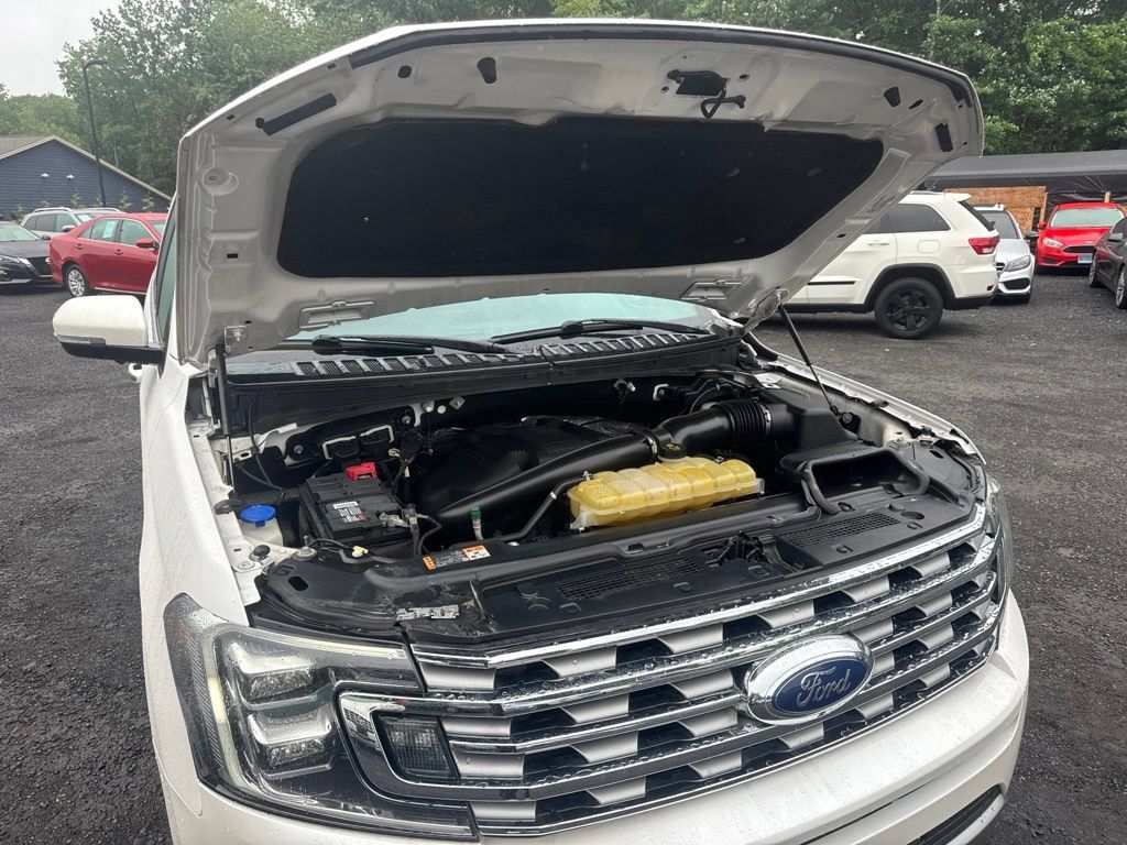 Used 2019 Ford Expedition Limited w/ Equipment Group 302A AWD/4WD image 45