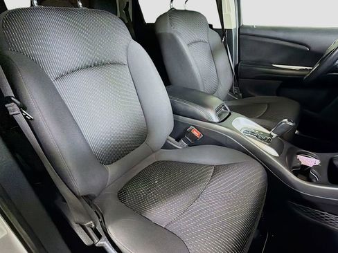 Used 2018 Dodge Journey SE w/ Popular Equipment Group FWD image 26