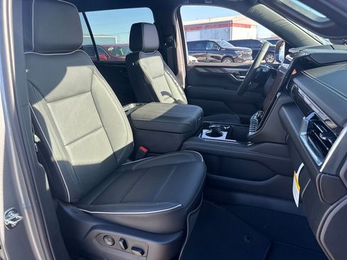 New 2026 GMC Yukon XL Elevation image 13