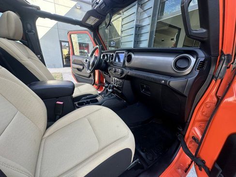 Used 2019 Jeep Wrangler Unlimited Sport S image 16