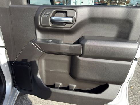 Used 2022 Chevrolet Silverado 1500 Custom image 31