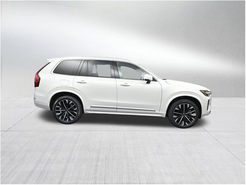 New 2026 Volvo XC90 T8 Ultra w/ Protection Package Premier AWD/4WD image 6