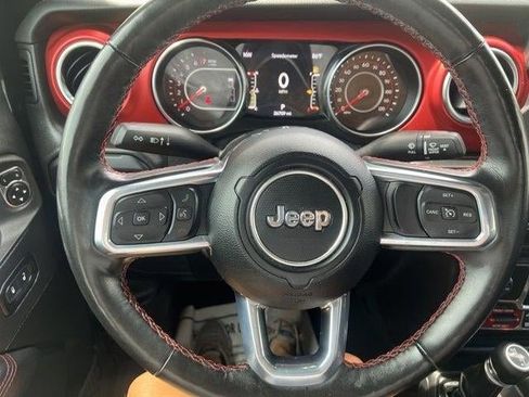 Used 2022 Jeep Gladiator Rubicon w/ Cold Weather Group AWD/4WD image 17