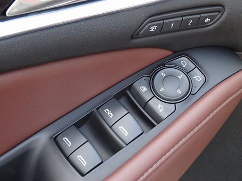 Used 2018 Buick Enclave Avenir w/ Avenir Technology Package image 16