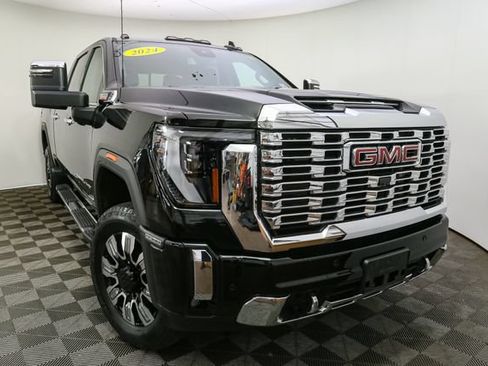 Used 2024 GMC Sierra 2500 Denali w/ Snow Plow Prep/Camper Package AWD/4WD image 3