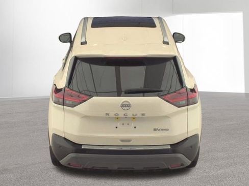 Used 2023 Nissan Rogue SV w/ SV Premium B Package image 9