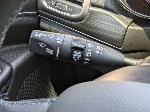 Used 2022 Jeep Grand Cherokee Limited RWD image 28