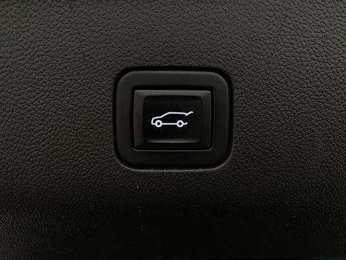 Used 2021 GMC Yukon XL Denali image 7