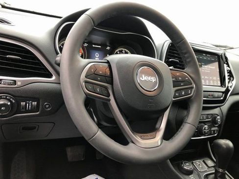 Used 2022 Jeep Cherokee Limited image 4