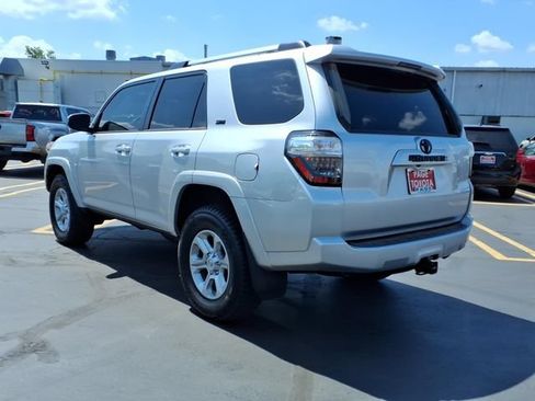 Used 2021 Toyota 4Runner SR5 AWD/4WD image 6