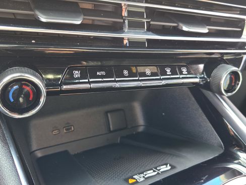 Used 2024 Chevrolet Traverse LT w/ Trailering Package image 17