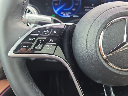 Used 2023 Mercedes-Benz EQS 580 4MATIC SUV image 17