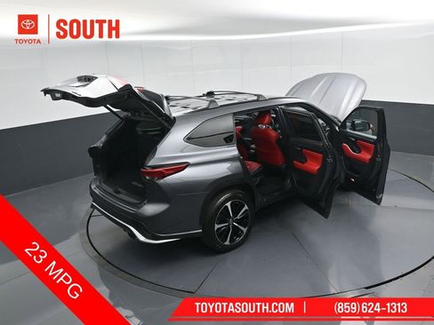 Used 2021 Toyota Highlander XSE AWD/4WD image 57
