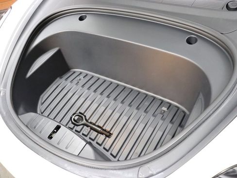 Used 2023 Tesla Model 3 Standard Range image 12