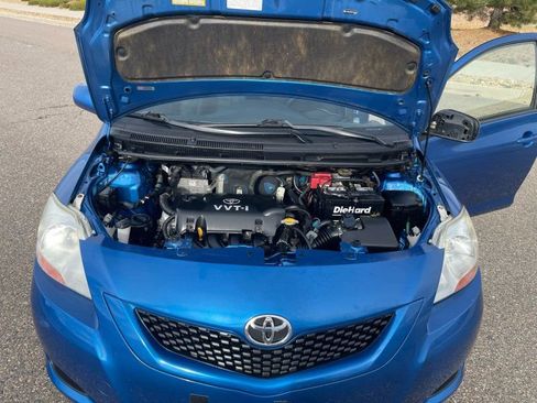 Used 2010 Toyota Yaris L image 24