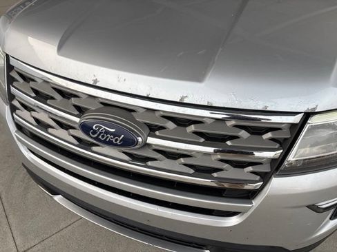 Used 2018 Ford Explorer XLT FWD image 15
